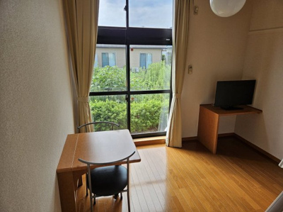 【居間・リビング】 | レオパレスアルプル | 備品や設備仕様は号室等により異なります現地をご確認下さい。