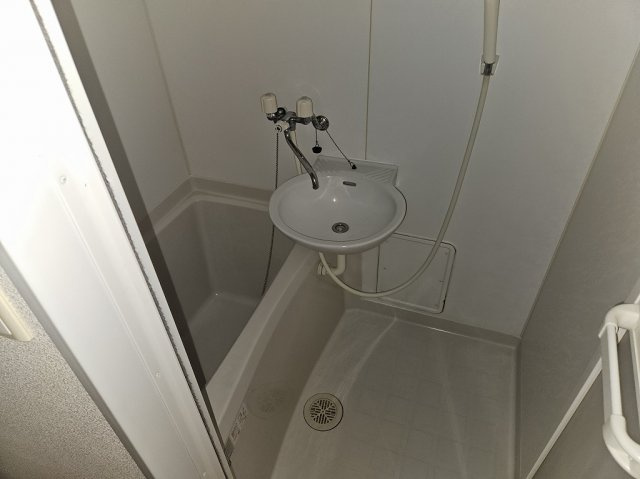 【浴室】 | レオパレスタウンコート南矢三Ⅱ | 備品や設備仕様は号室等により異なります現地をご確認下さい。