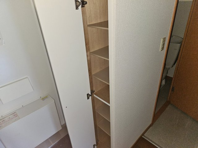 【玄関】 | レオパレスタウンコート南矢三Ⅱ | 備品や設備仕様は号室等により異なります現地をご確認下さい。