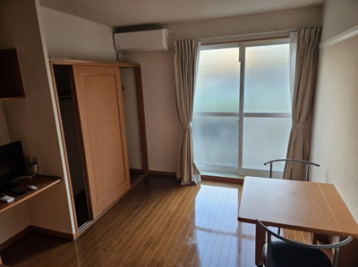 【居間・リビング】 | レオパレスとちの木 | 備品や設備仕様は号室等により異なります現地をご確認下さい。