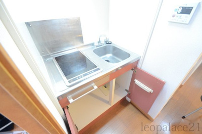 【キッチン】 | レオパレスＭｅｒｖｅｉｌｌｅ | 備品や設備仕様は号室等により異なります現地をご確認下さい。
