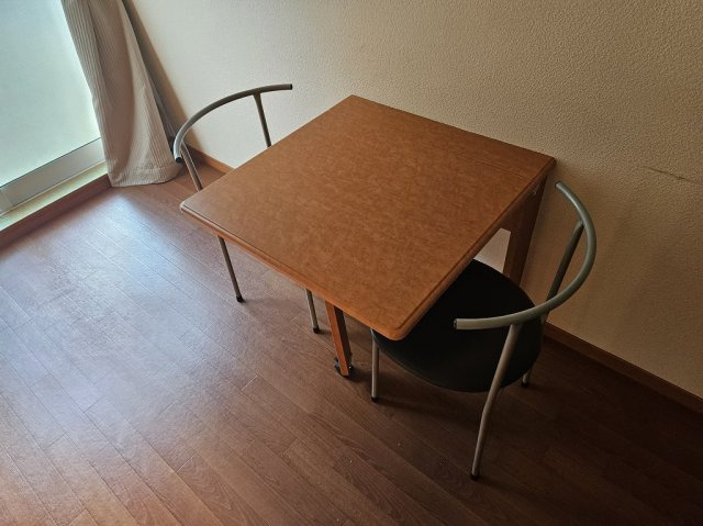 【居間・リビング】 | レオパレスグランシャリオ | 備品や設備仕様は号室等により異なります現地をご確認下さい。