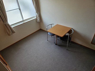 【居間・リビング】 | レオパレス眉山南 | 備品や設備仕様は号室等により異なります現地をご確認下さい。