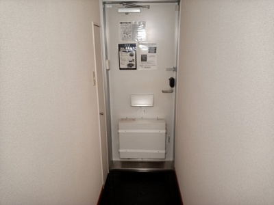 【玄関】 | レオパレスハナミズキ | 備品や設備仕様は号室等により異なります。現地をご確認下さい。