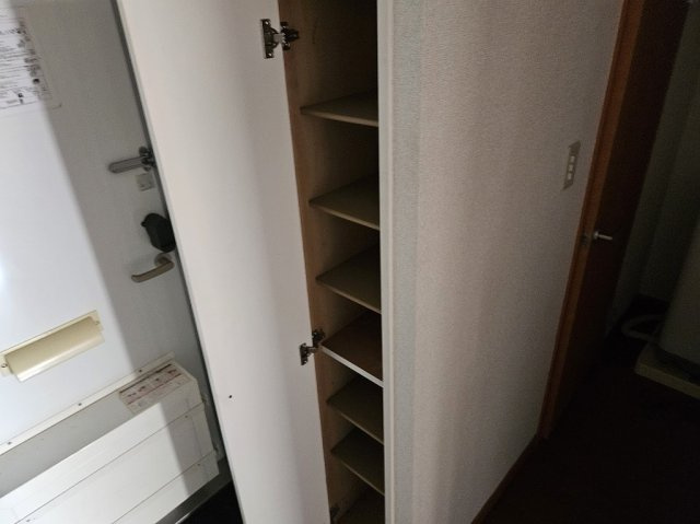 【玄関】 | レオパレス眉山南 | 備品や設備仕様は号室等により異なります現地をご確認下さい。