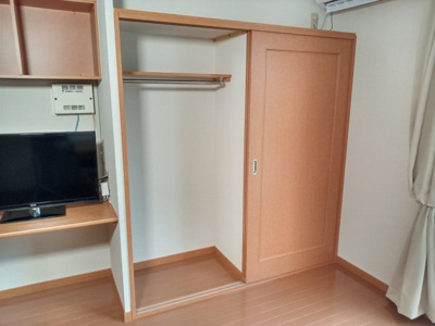 【内装】 | レオパレスＷｅｓｔⅡ | クローゼット
