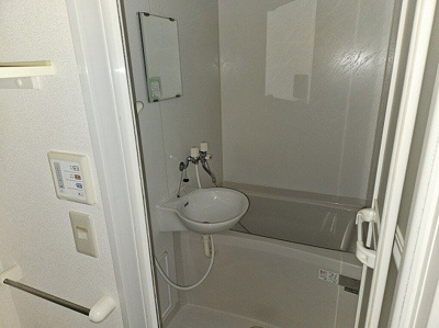 【浴室】 | レオパレスウッズ春日 | コンパクトで使いやすいお風呂です