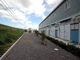 【玄関】 | レオパレスＷｅｓｔ　Ⅲ | 備品や設備仕様は号室等により異なります。現地をご確認下さい。