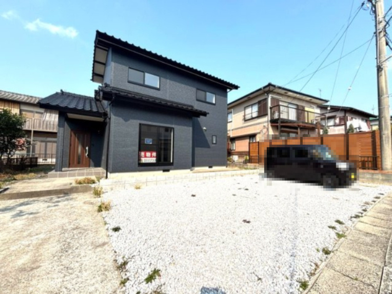 中古の戸建て物件で、ゆとりある生活を実現♪の駐車場