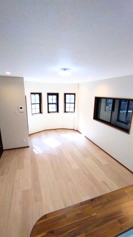 東大阪市長堂２丁目　中古戸建の居間・リビング