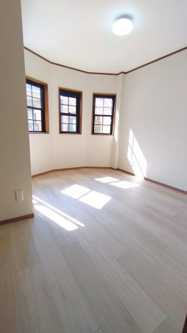 東大阪市長堂２丁目　中古戸建の洋室