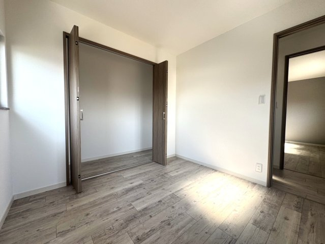 山陽小野田市高千帆2丁目の洋室