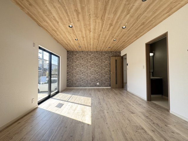 山陽小野田市高千帆2丁目の居間・リビング