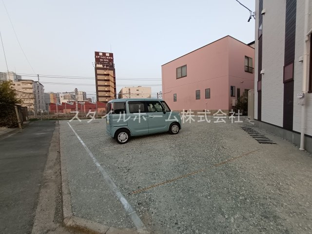 朝風のノーブルの駐車場