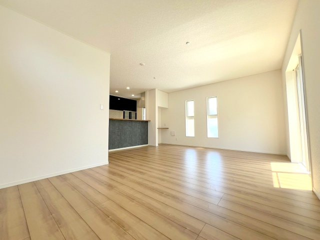 武蔵村山市伊奈平6丁目　新築戸建　全1棟の居間・リビング