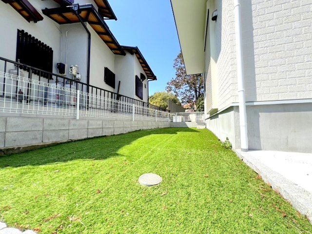 武蔵村山市伊奈平6丁目　新築戸建　全1棟の庭|人工芝の南庭はプールなどにもピッタリですね♪