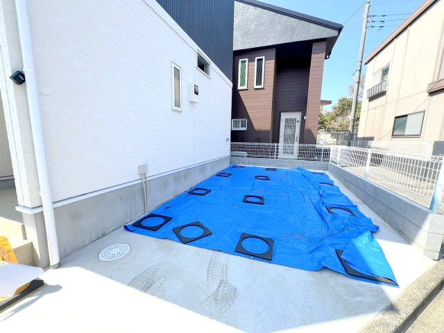 武蔵村山市伊奈平6丁目　新築戸建　全1棟の駐車場