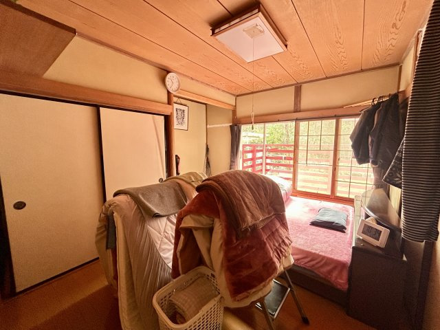 オシャレな外観♪益子町塙中古戸建の洋室|和室だったお部屋をフローリングへ張り替えてあります