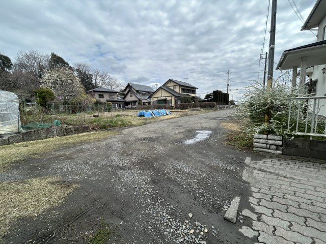 オシャレな外観♪益子町塙中古戸建の前面道路含む現地写真|前面道路含む現地写真です