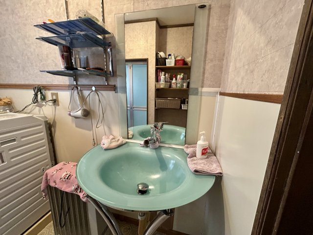 オシャレな外観♪益子町塙中古戸建の独立洗面台|オシャレな独立洗面台