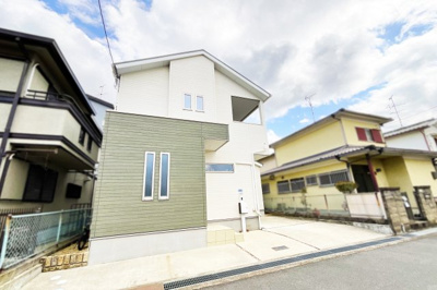 【外観】 | 城陽市市辺五島　中古戸建 | 〈こちらの物件〉に興味がある方はお気軽にお問い合わせ下さい！月々のお支払い希望額からお客様が購入可能な物件の価格をシミュレーション致します(*´▽｀*)