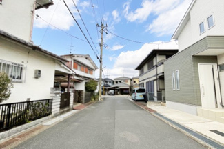 【前面道路含む現地写真】 | 《ローンの事やお家探しのご相談は（株）ゆいホームにお任せ下さい。ちょっとした疑問にも解りやすくお応えします。》お気軽にどうぞ(^^)/