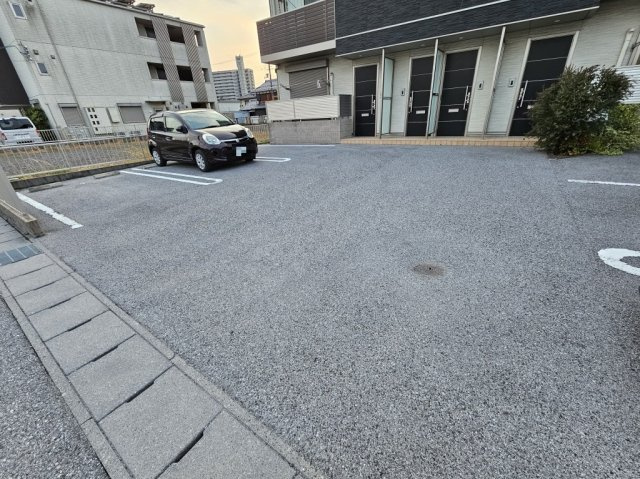 シャーメゾンBINGOの駐車場