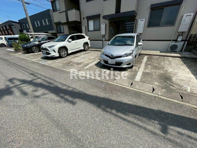 ヴェールちいの駐車場