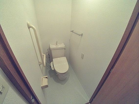 パインテール御影弐番館のトイレ