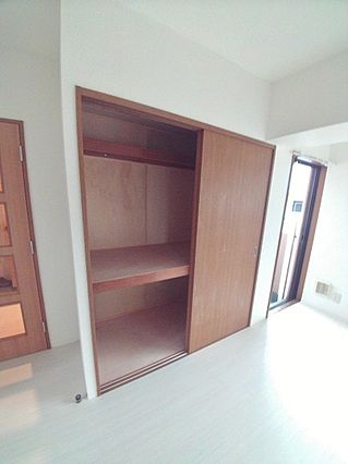 パインテール御影弐番館の収納