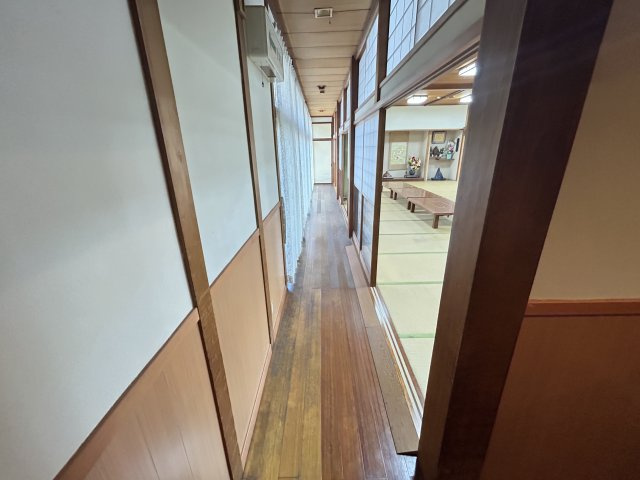 荒尾町外山店舗の内装