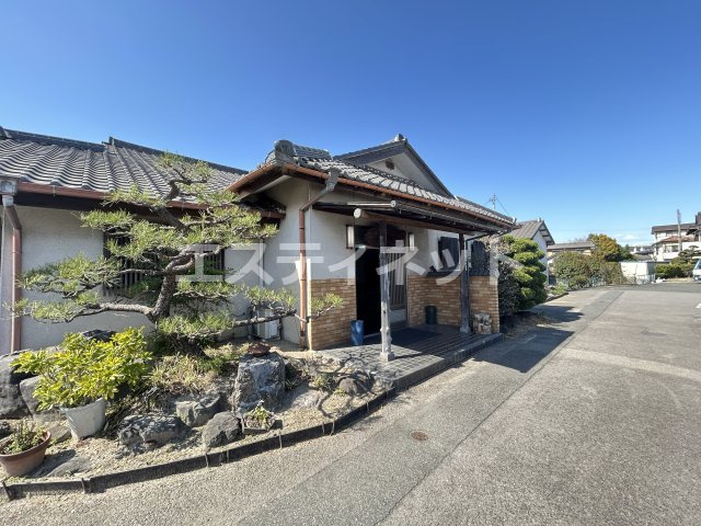 荒尾町外山店舗
