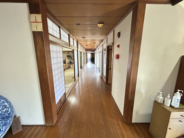 荒尾町外山店舗の内装