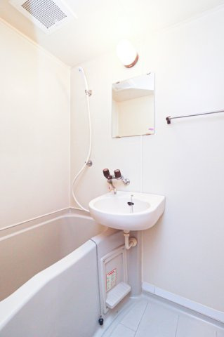 ダイナコート久留米本町の浴室|日々の疲れを癒すお風呂付です