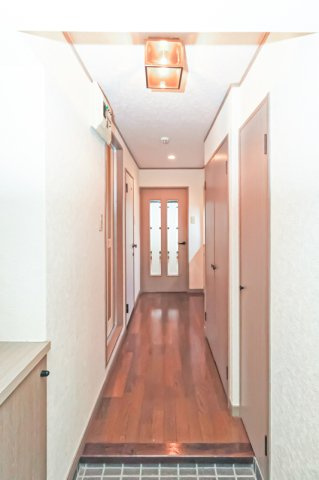 ダイナコート久留米本町の玄関|収納もある玄関です