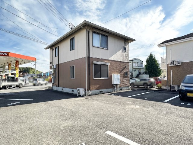 メゾンしなね B棟の外観