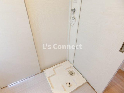 【設備】 | コンフィアンサ | 室内洗濯機置き場には排水パン付き。