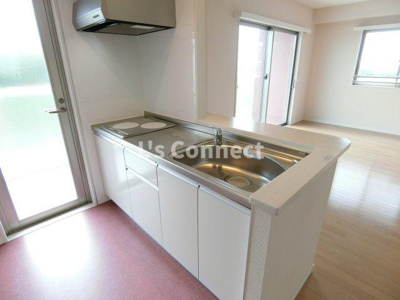 【キッチン】 | コンフィアンサ | ２口ＩＨヒーターのシステムキッチン。