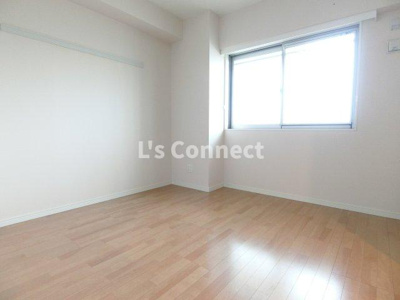 【その他】 | コンフィアンサ | ６帖の洋室は寝室として使えます。