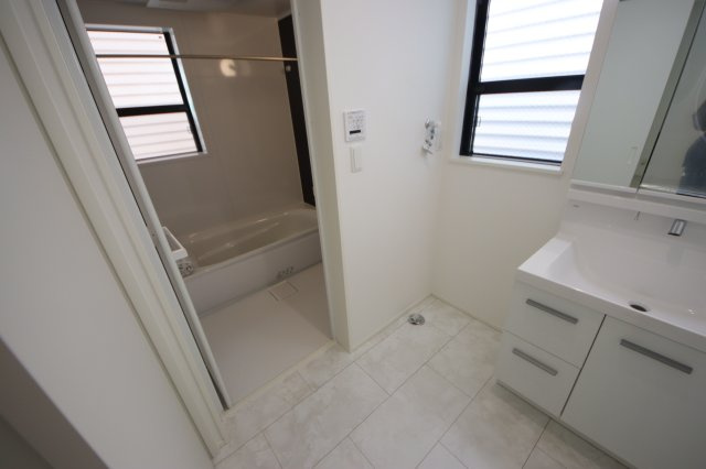 《仲介手数料無料》北区日進町１丁目479-30(全1戸)新築一戸建てのランドリースペース|撮影日 2024年12月6日 12:30 晴れ