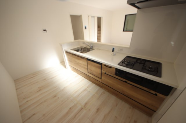 《仲介手数料無料》北区日進町１丁目479-30(全1戸)新築一戸建てのキッチン|撮影日 2024年12月6日 12:30 晴れ