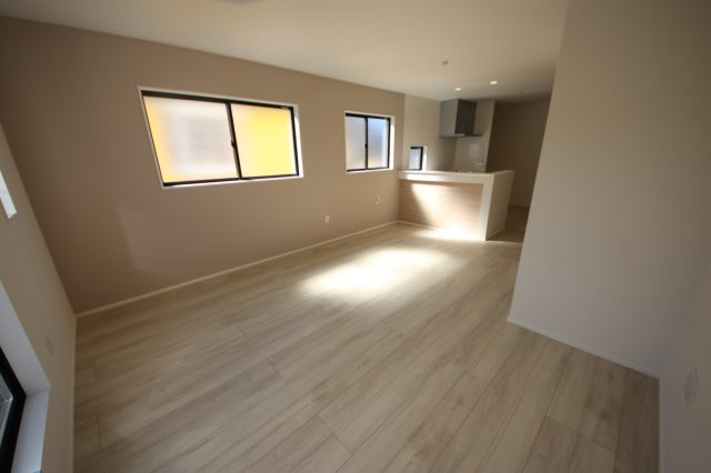 《仲介手数料無料》大宮区堀の内町１丁目476-2新築一戸建てケイアイスタイルの居間・リビング|撮影日 2025年2月20日 12:50 晴れ