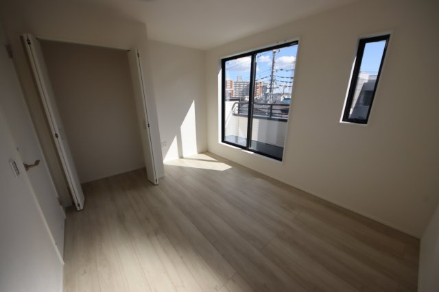 《仲介手数料無料》大宮区堀の内町１丁目476-2新築一戸建てケイアイスタイルの洋室|撮影日 2025年2月20日 12:50 晴れ