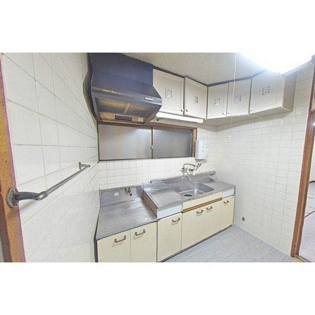 本巣郡北方町北方の一戸建てのキッチン|1階南