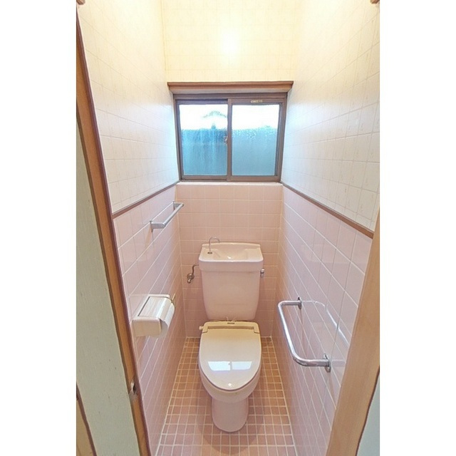 本巣郡北方町北方の一戸建てのトイレ|1階北