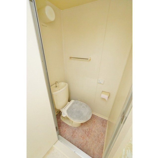 西野町ビルのトイレ|洋式トイレ