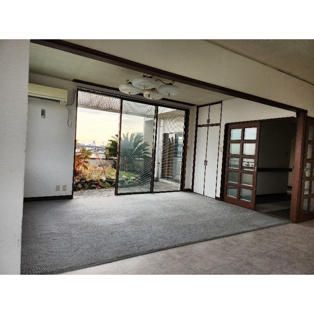 岐阜市白山町１丁目のアパートの居間・リビング