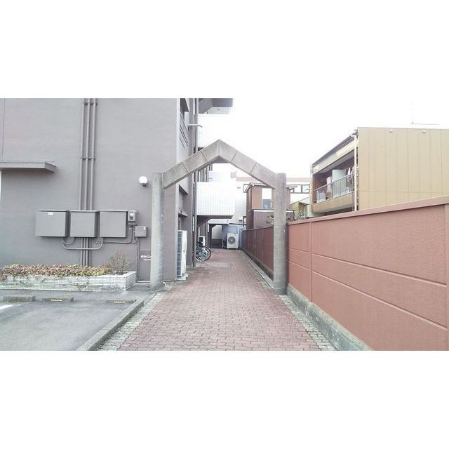 ミサトニューハイムのエントランス