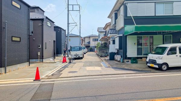 横浜市港北区新吉田東５丁目の新築一戸建の前面道路含む現地写真|広々とした前面道路！
駐車も楽に行えます。