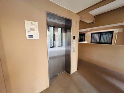 【その他共用部分】 | エバーランドシティ新泉北５番館　中古マンション | 【共用部分】
エレベーター付近です